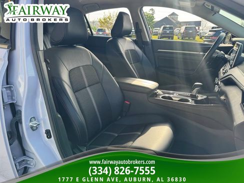 Used 2024 Nissan Altima 2.5 SR image 12