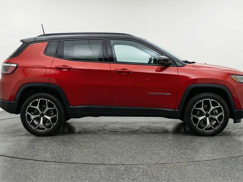 Used 2025 Jeep Compass Limited image 11