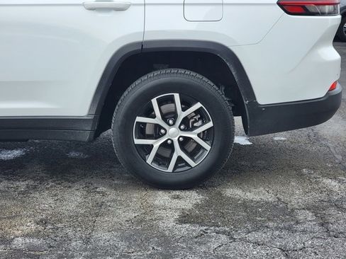 Used 2024 Jeep Grand Cherokee L Limited w/ Luxury Tech Group II image 14