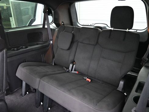 Used 2020 Dodge Grand Caravan SE image 14