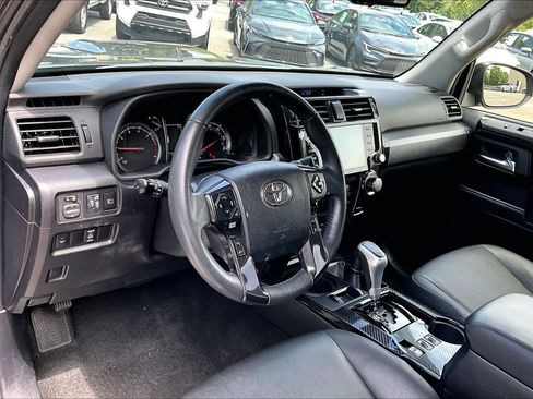 Used 2021 Toyota 4Runner TRD Off-Road Premium AWD/4WD image 17