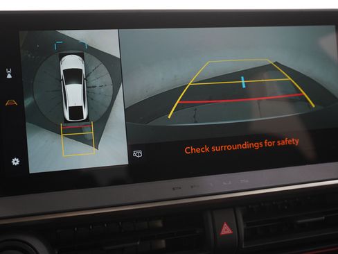 Used 2025 Toyota Prius Plug-In Hybrid image 26