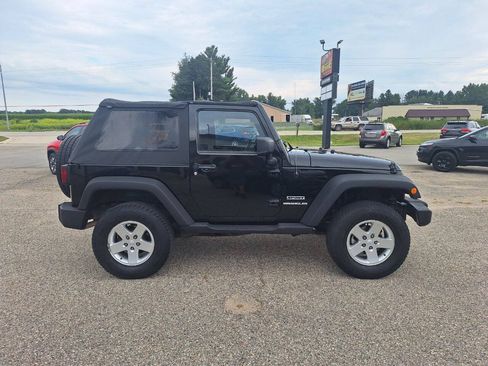 Used 2011 Jeep Wrangler Sport AWD/4WD image 3