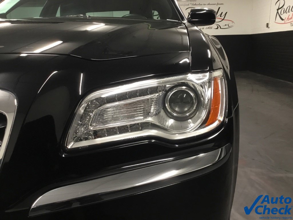 Used 2013 Chrysler 300 AWD w/ Driver Convenience Group image 16