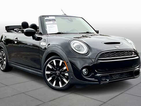 Used 2021 MINI Cooper S w/ Driver Assistance Package image 2
