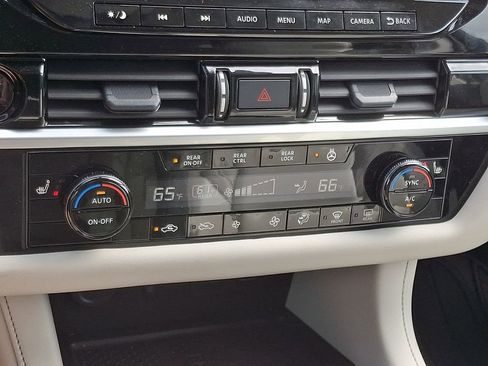 Certified 2025 Nissan Pathfinder SL AWD/4WD image 18
