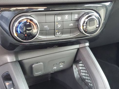 Used 2024 Chevrolet TrailBlazer LT w/ Driver Confidence Package FWD image 18