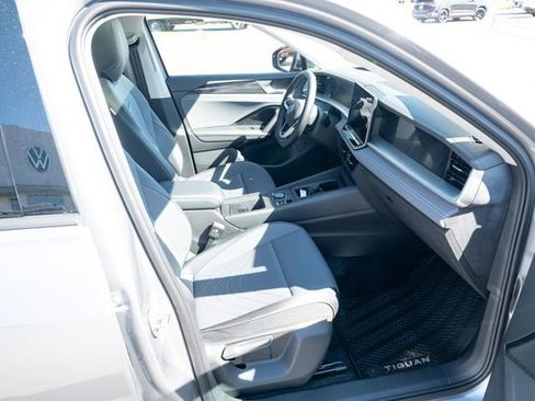 New 2026 Volkswagen Tiguan SE FWD image 43