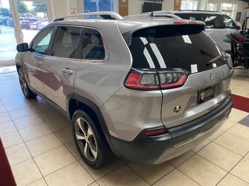 Used 2020 Jeep Cherokee Limited FWD image 3