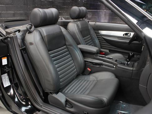 Used 2002 Ford Thunderbird Deluxe image 41