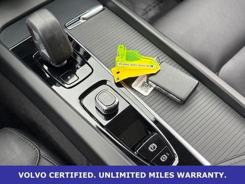 Certified 2025 Volvo XC60 B5 Core AWD/4WD image 21
