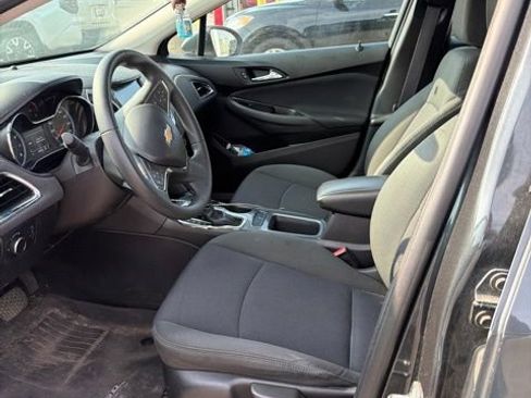 Used 2017 Chevrolet Cruze LT FWD image 8