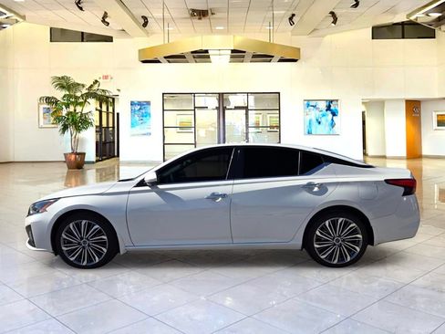 Certified 2023 Nissan Altima 2.5 SL AWD/4WD image 8