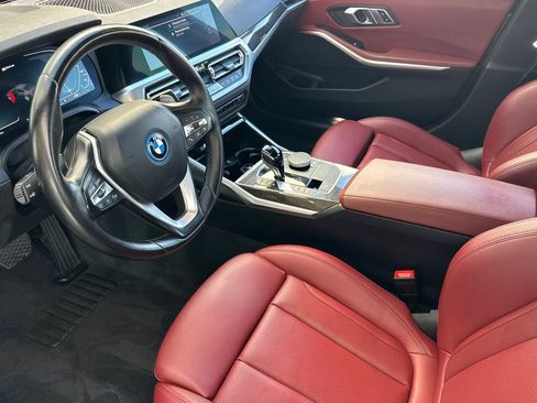 Used 2022 BMW 330e w/ Driving Assistance Package RWD image 9