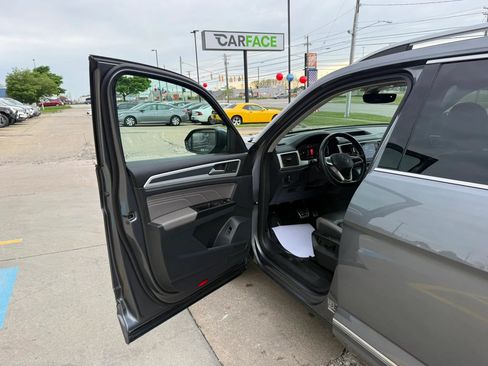 Used 2021 Volkswagen Atlas SEL Premium AWD/4WD image 17