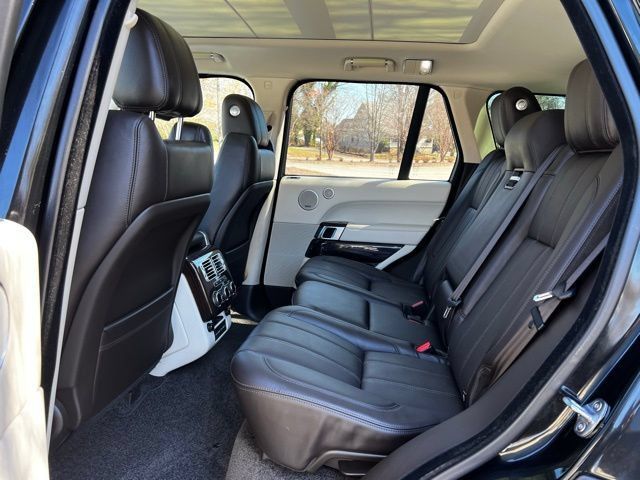 Used 2017 Land Rover Range Rover HSE AWD/4WD image 16