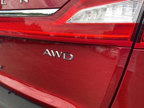 Used 2016 Lincoln MKX Reserve w/ Driver Assistance Package AWD/4WD image 30