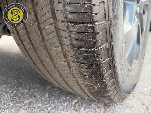 Used 2019 Chevrolet Traverse RS w/ LPO, Floor Liner Package FWD image 10
