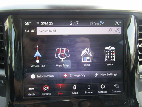 Used 2021 RAM 1500 Laramie AWD/4WD image 36
