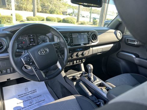 Used 2023 Toyota Tacoma TRD Sport image 30