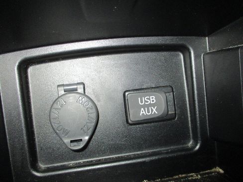 Used 2010 Toyota Camry LE FWD image 33