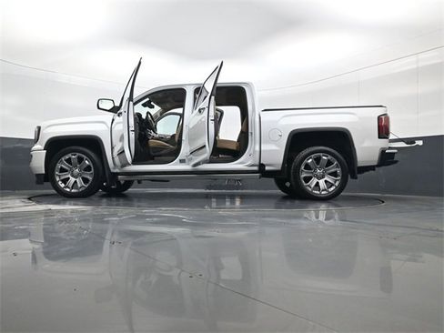 Used 2018 GMC Sierra 1500 Denali w/ Denali Ultimate Package image 34