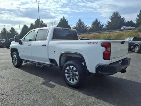 Used 2023 Chevrolet Silverado 2500 Custom w/ Custom Convenience Package image 5