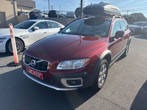 Used 2011 Volvo XC70 3.2 FWD image 2