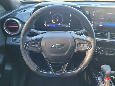 Used 2025 Chevrolet Trax RS w/ Driver Confidence Package image 22