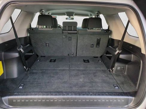 Used 2015 Toyota 4Runner SR5 AWD/4WD image 12