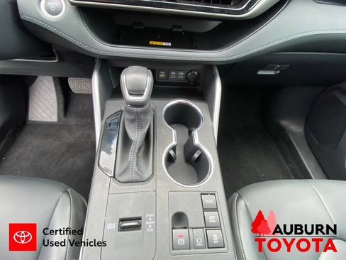 Certified 2024 Toyota Highlander XLE AWD/4WD image 49