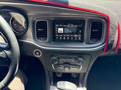 Used 2022 Dodge Charger SXT RWD image 8