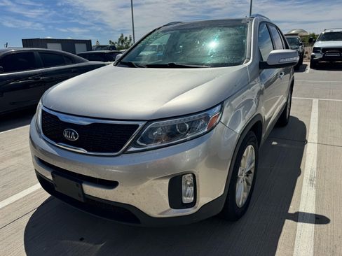 Used 2015 Kia Sorento EX w/ EX V6 Touring Package AWD/4WD image 2