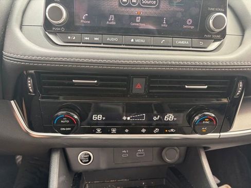 Used 2023 Nissan Rogue SV FWD image 10
