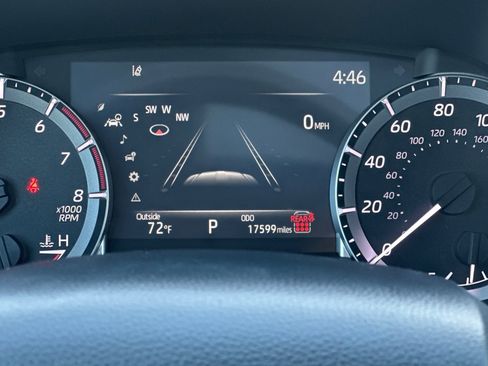 Certified 2024 Toyota Highlander XLE image 25