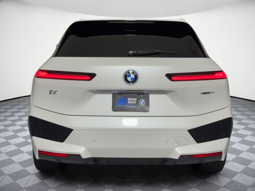 Certified 2024 BMW iX xDrive50 w/ Premium Package AWD/4WD image 11
