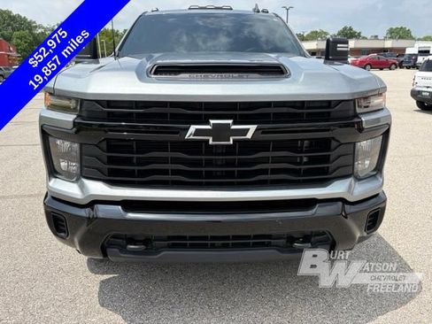 Used 2025 Chevrolet Silverado 2500 Custom w/ Custom Convenience Package AWD/4WD image 10