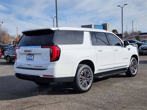 Used 2025 GMC Yukon XL Elevation image 3