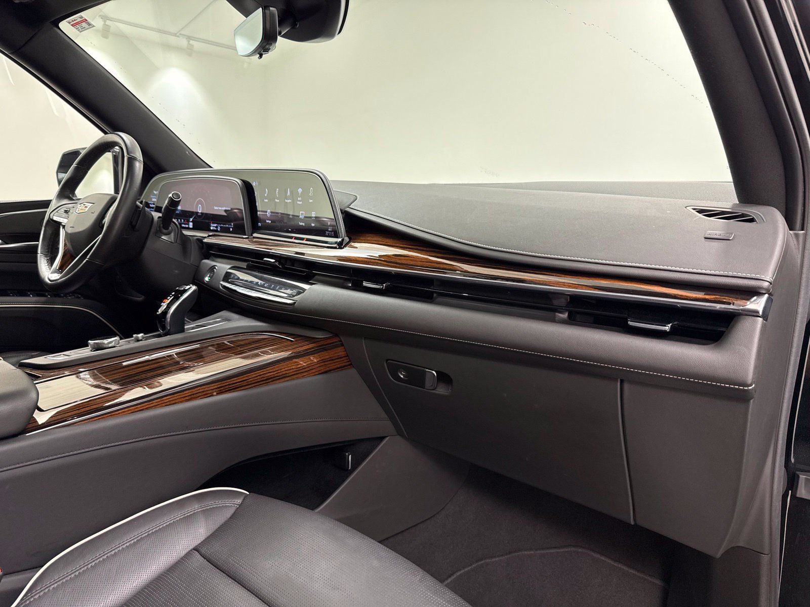 Used 2021 Cadillac Escalade ESV Premium Luxury AWD/4WD image 40