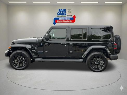 Certified 2025 Jeep Wrangler Unlimited Sahara AWD/4WD image 11