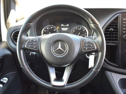 Used 2020 Mercedes-Benz Metris image 16