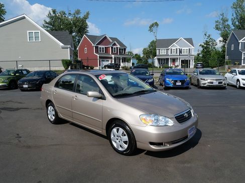 Used 2005 Toyota Corolla CE FWD image 2