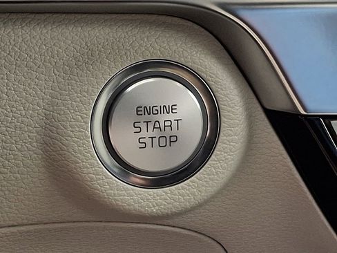 Certified 2025 Kia Telluride SX w/ SX Captain's Chair Package FWD image 25