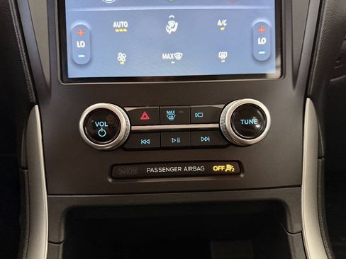 Used 2021 Ford Edge SE FWD image 28