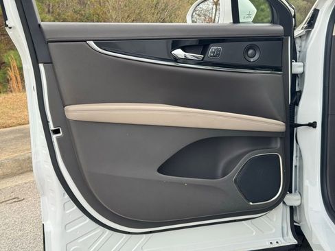 Used 2021 Lincoln Nautilus Reserve w/ Equipment Group 201A image 22