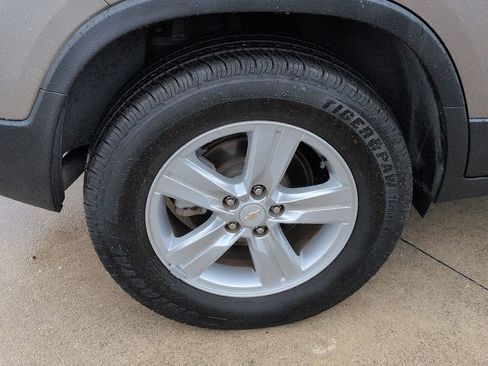 Used 2021 Chevrolet Trax LT AWD/4WD image 27