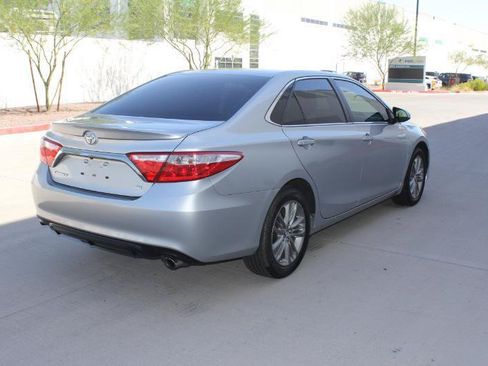 Used 2017 Toyota Camry SE FWD image 5