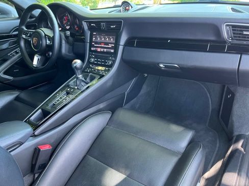Used 2019 Porsche 911 Carrera T RWD image 20
