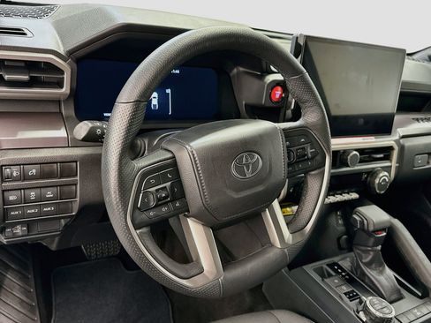 Used 2025 Toyota Tacoma TRD Off-Road w/ TRD Off Road Upgrade Package AWD/4WD image 18