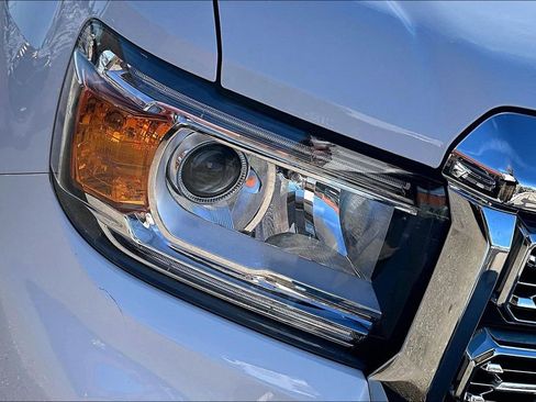 Used 2022 GMC Canyon Denali image 31